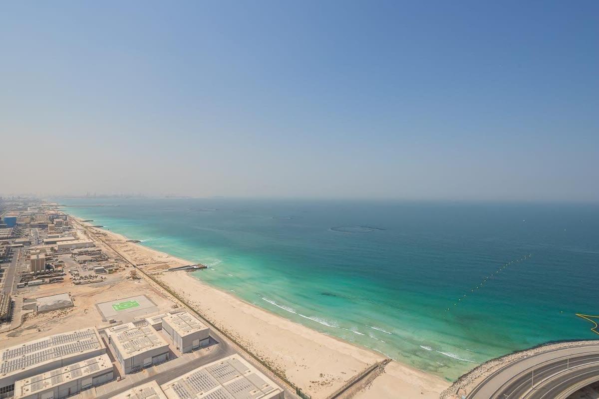 Frank Porter - 5242 Emaar Tower Apartment *
